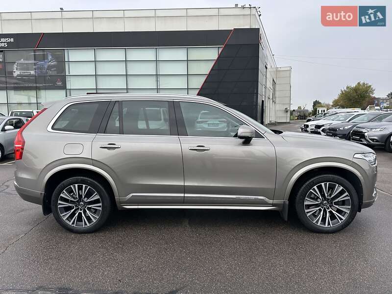 Volvo XC90 2021