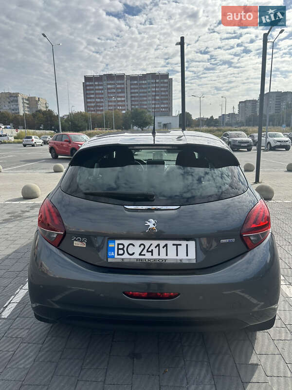 Peugeot 208 2015