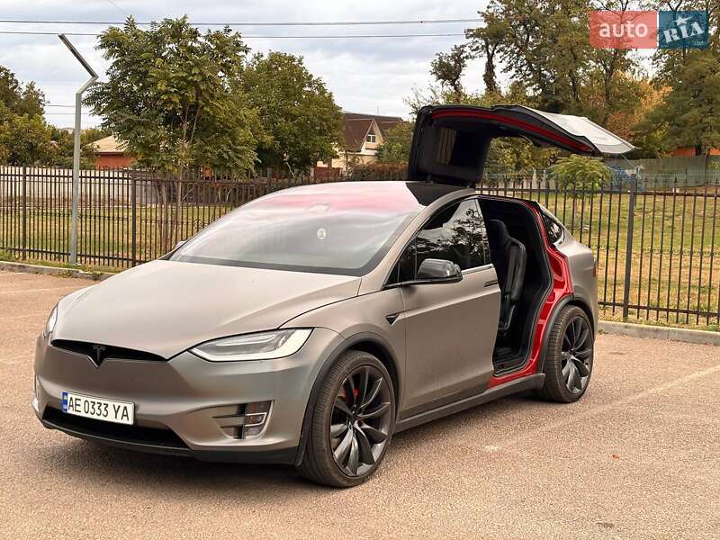 Tesla Model X 2019
