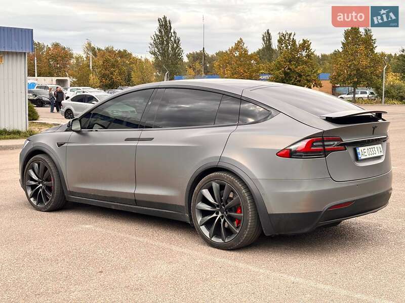 Tesla Model X 2019