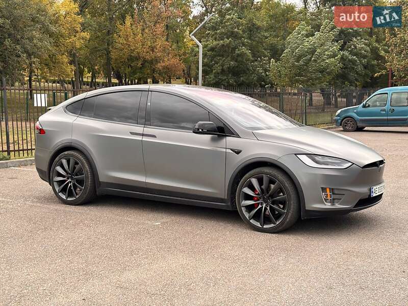 Tesla Model X 2019