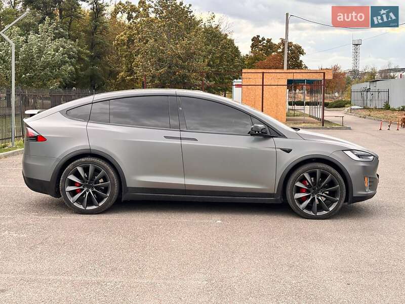 Tesla Model X 2019