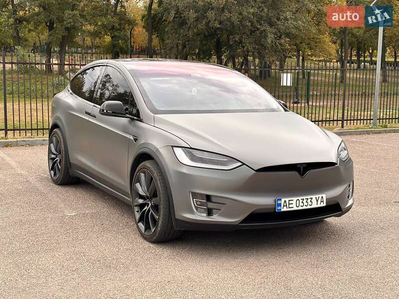 Tesla Model X 2019