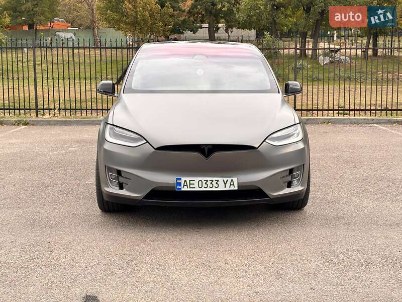 Tesla Model X 2019