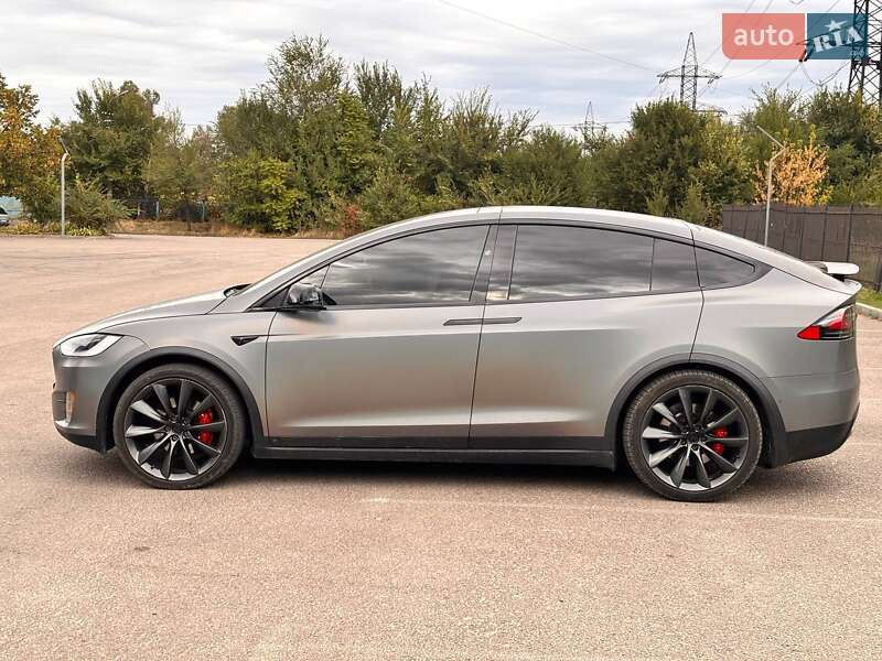 Tesla Model X 2019