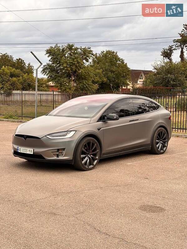 Tesla Model X 2019