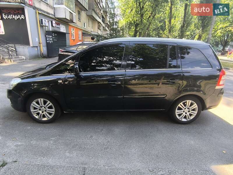Opel Zafira 2012