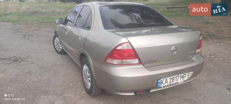 Nissan Almera 2010