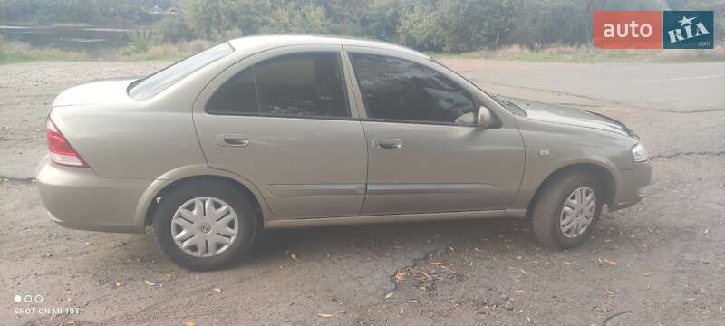 Nissan Almera 2010