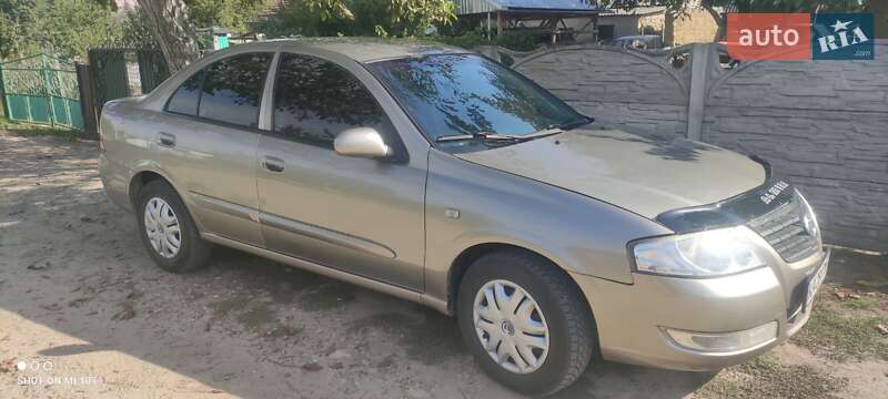 Nissan Almera 2010