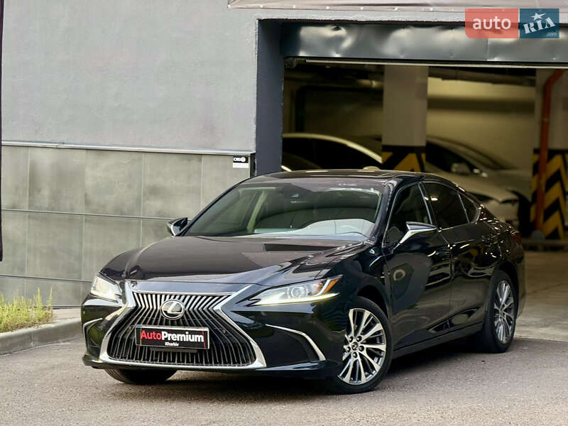 Lexus-4