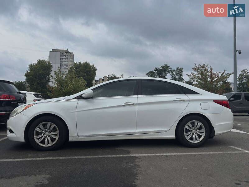 Hyundai Sonata 2010