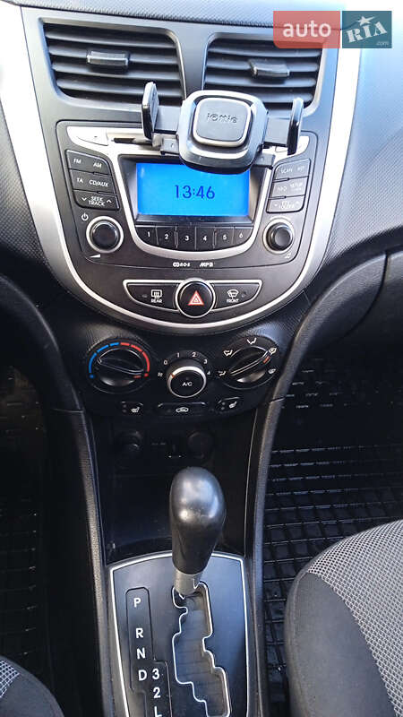 Hyundai Accent 2013
