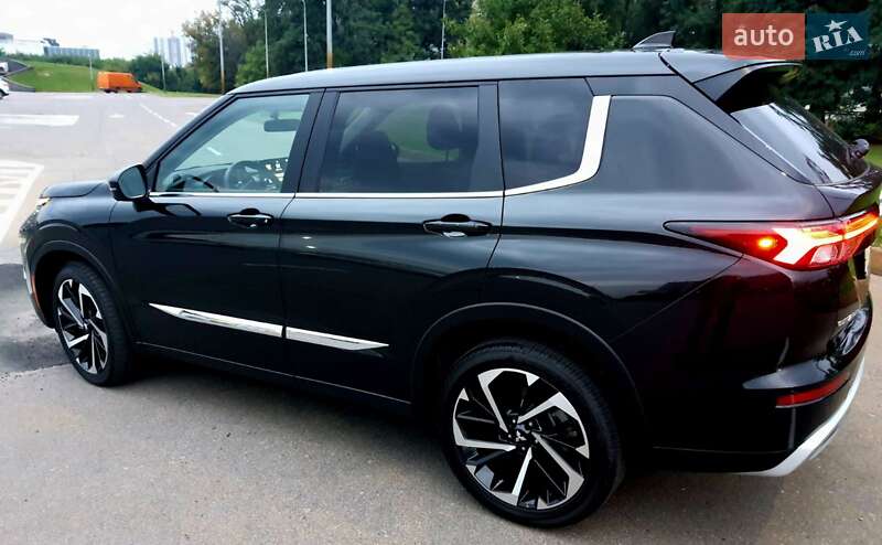 Mitsubishi Outlander 2024