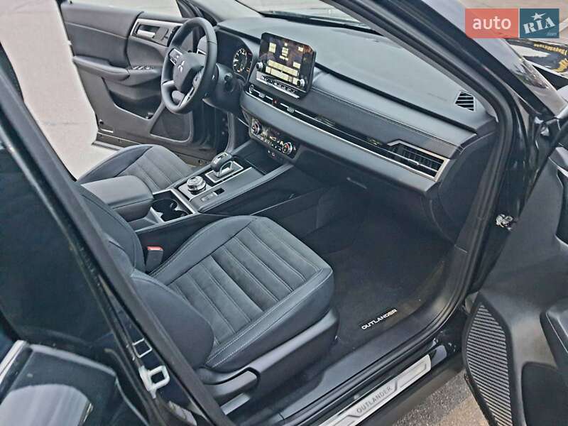 Mitsubishi Outlander 2024