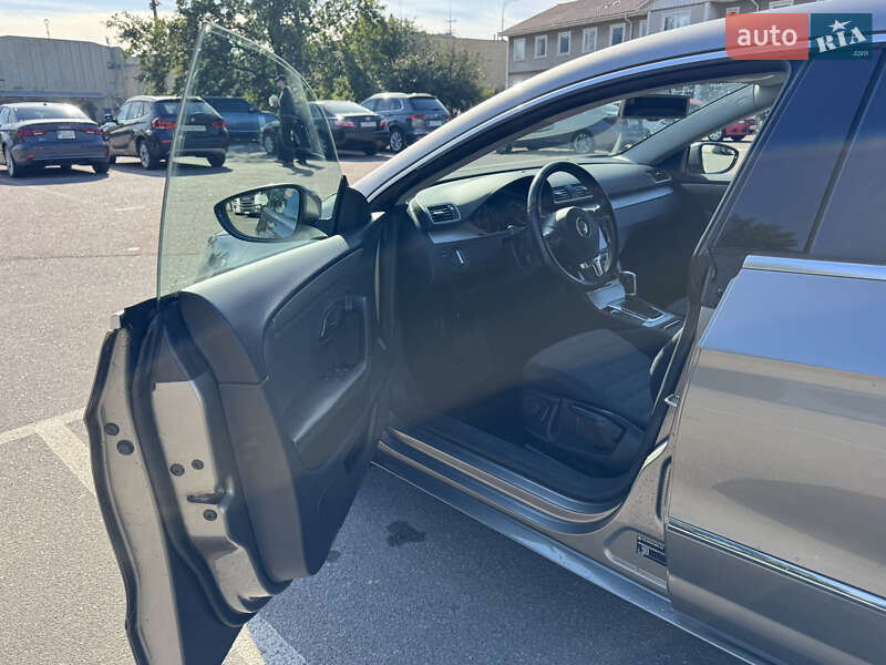 Volkswagen CC / Passat CC 2011