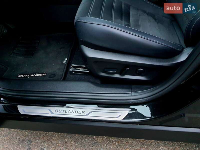 Mitsubishi Outlander 2024