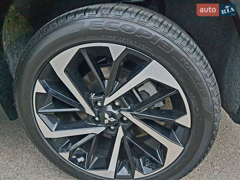 Mitsubishi Outlander 2024