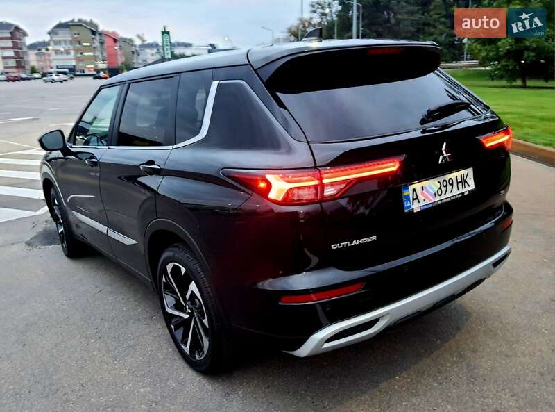 Mitsubishi Outlander 2024