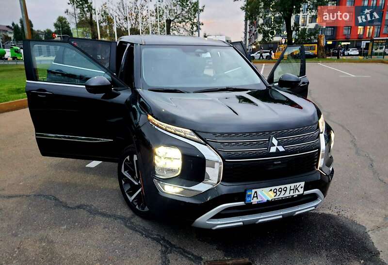 Mitsubishi Outlander 2024