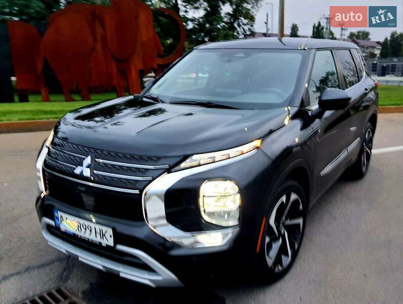 Mitsubishi Outlander 2024