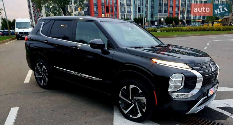 Mitsubishi Outlander 2024