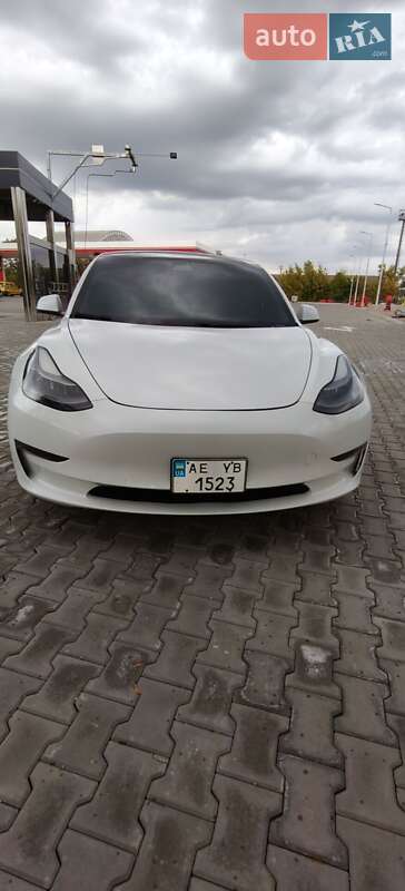 Tesla Model 3 2020
