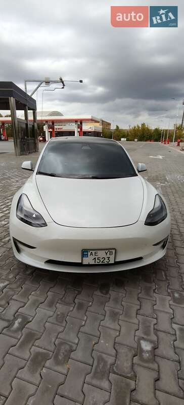 Tesla Model 3 2020