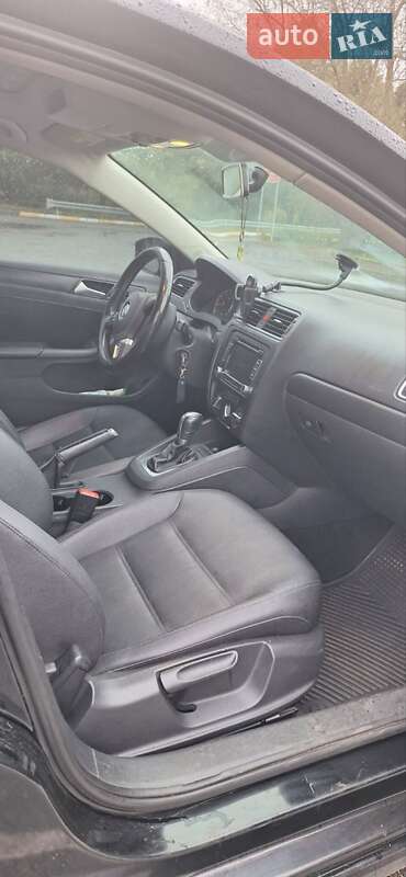 Volkswagen Jetta 2012