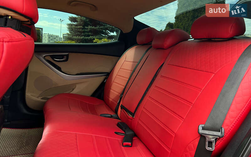 Hyundai Elantra 2013