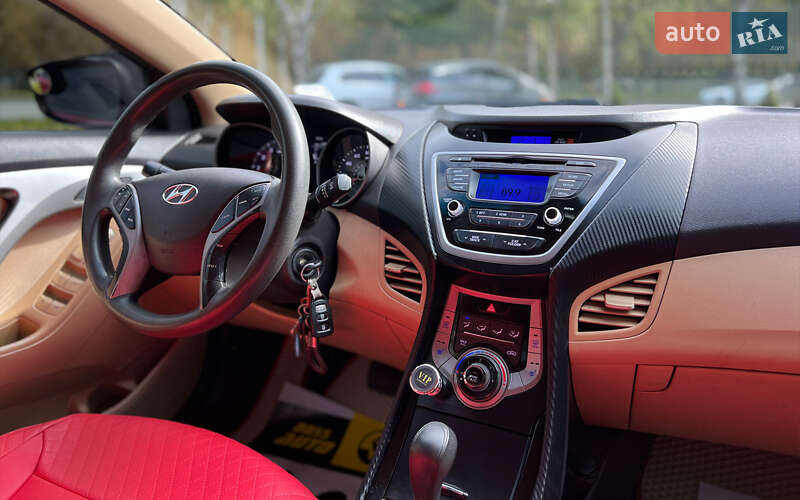 Hyundai Elantra 2013