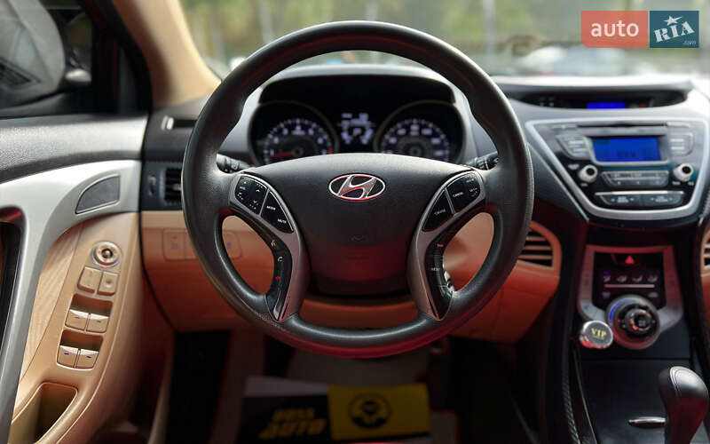 Hyundai Elantra 2013