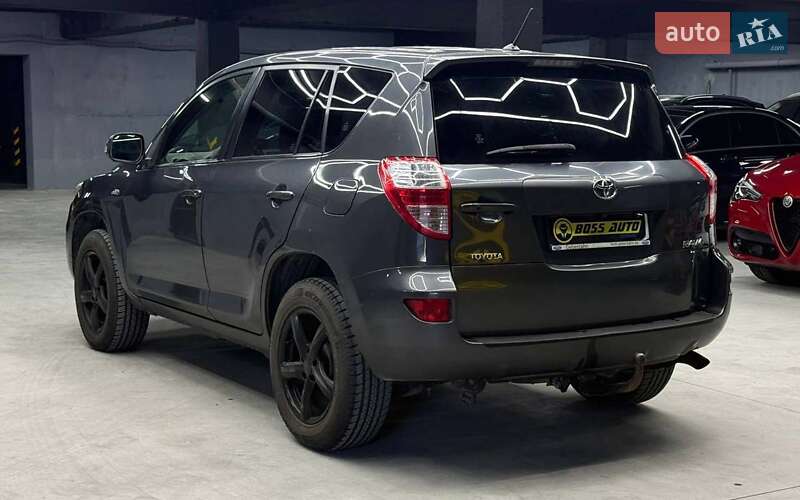 Toyota RAV4 2011