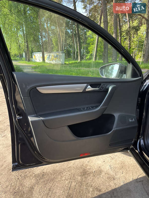 Volkswagen Passat 2011