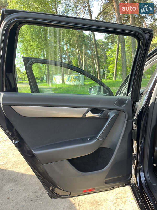 Volkswagen Passat 2011