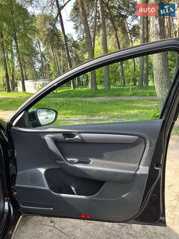 Volkswagen Passat 2011