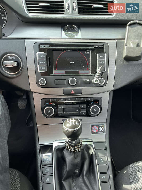 Volkswagen Passat 2011