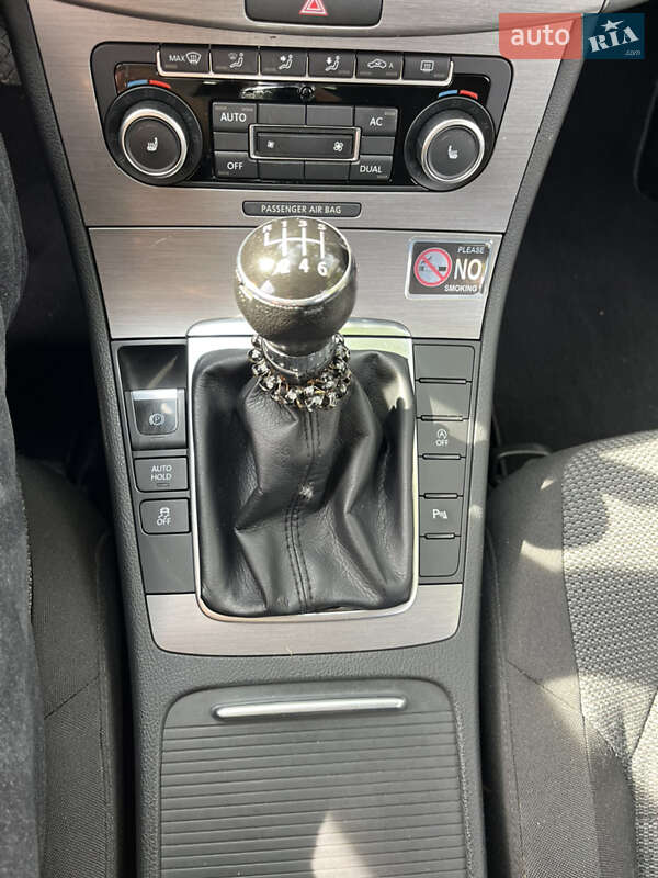 Volkswagen Passat 2011