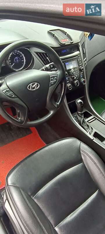 Hyundai Sonata 2012
