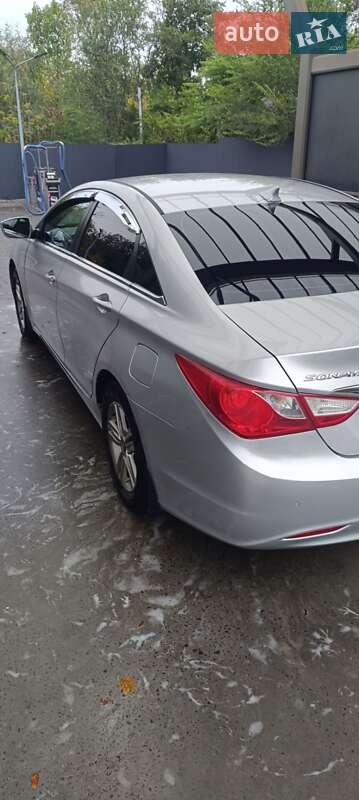 Hyundai Sonata 2012