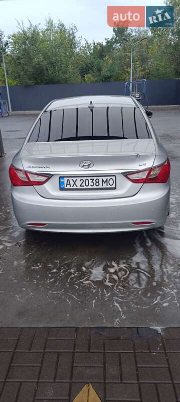 Hyundai Sonata 2012