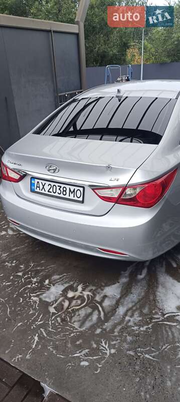 Hyundai Sonata 2012
