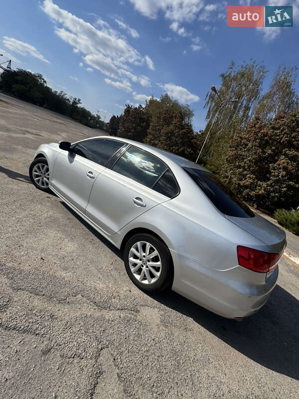 Volkswagen Jetta 2012