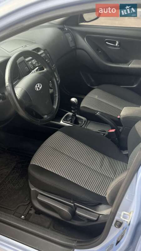 Hyundai Elantra 2011