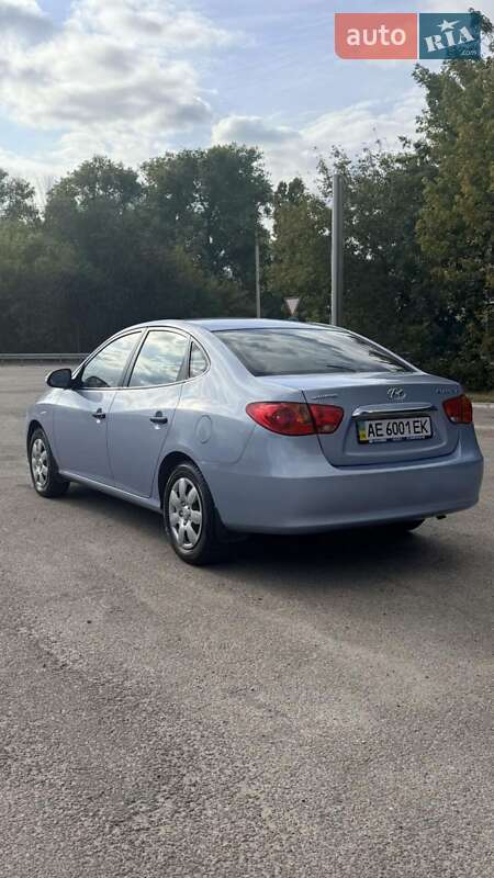 Hyundai Elantra 2011