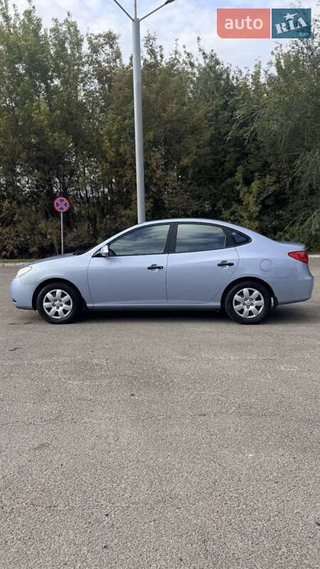 Hyundai Elantra 2011