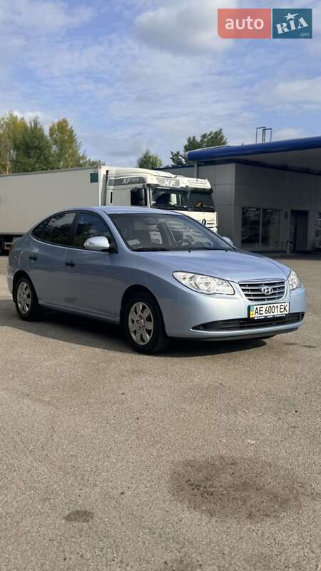 Hyundai Elantra 2011