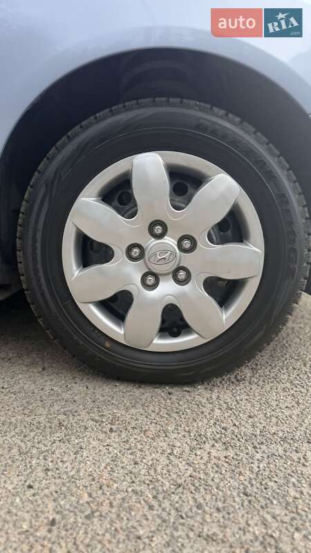 Hyundai Elantra 2011