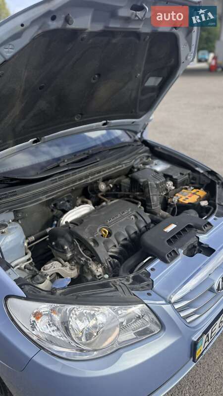 Hyundai Elantra 2011