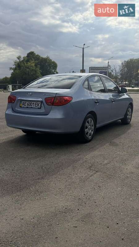 Hyundai Elantra 2011